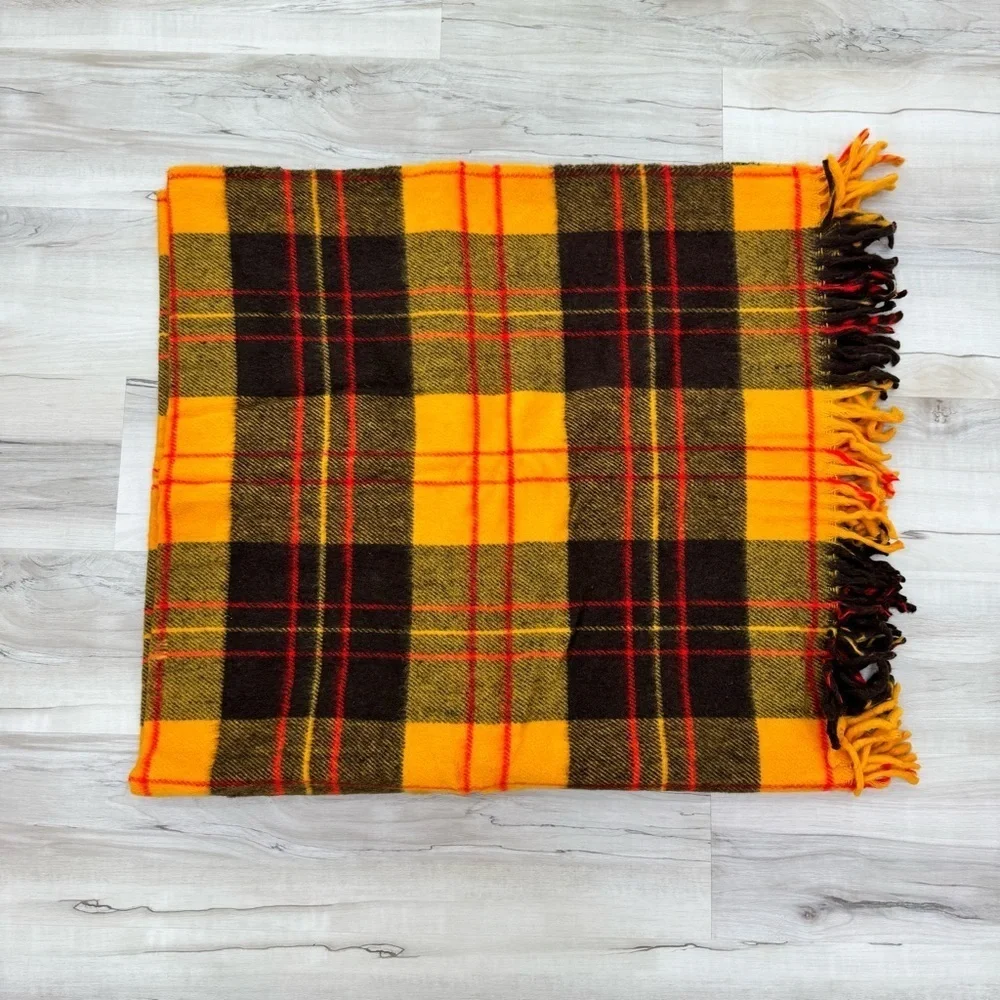 Vintage Wool Buffalo Fairbo fluff-loomed stadium throw blanket 70s gold brown